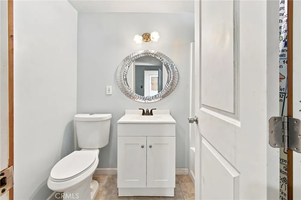 41434 E 156th E Lake Los Angeles, CA 93535