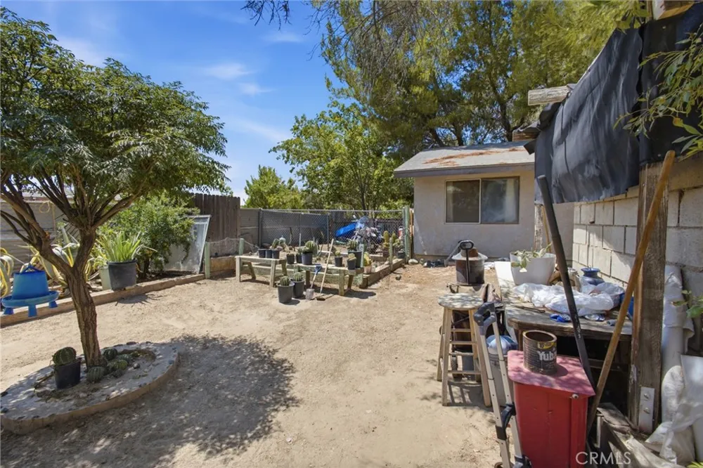 41434 E 156th E Lake Los Angeles, CA 93535