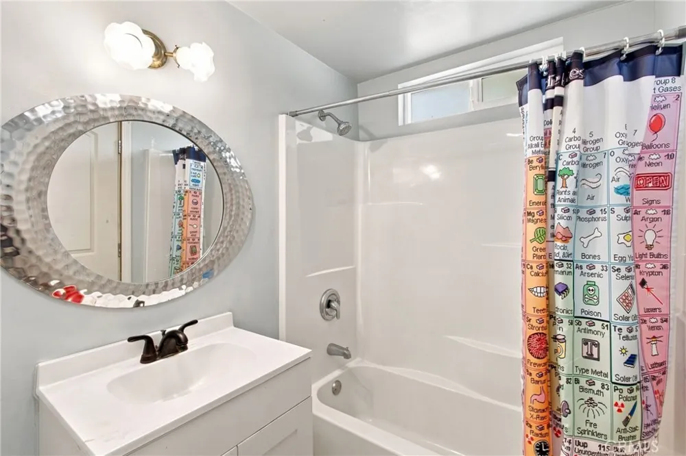 41434 E 156th E Lake Los Angeles, CA 93535