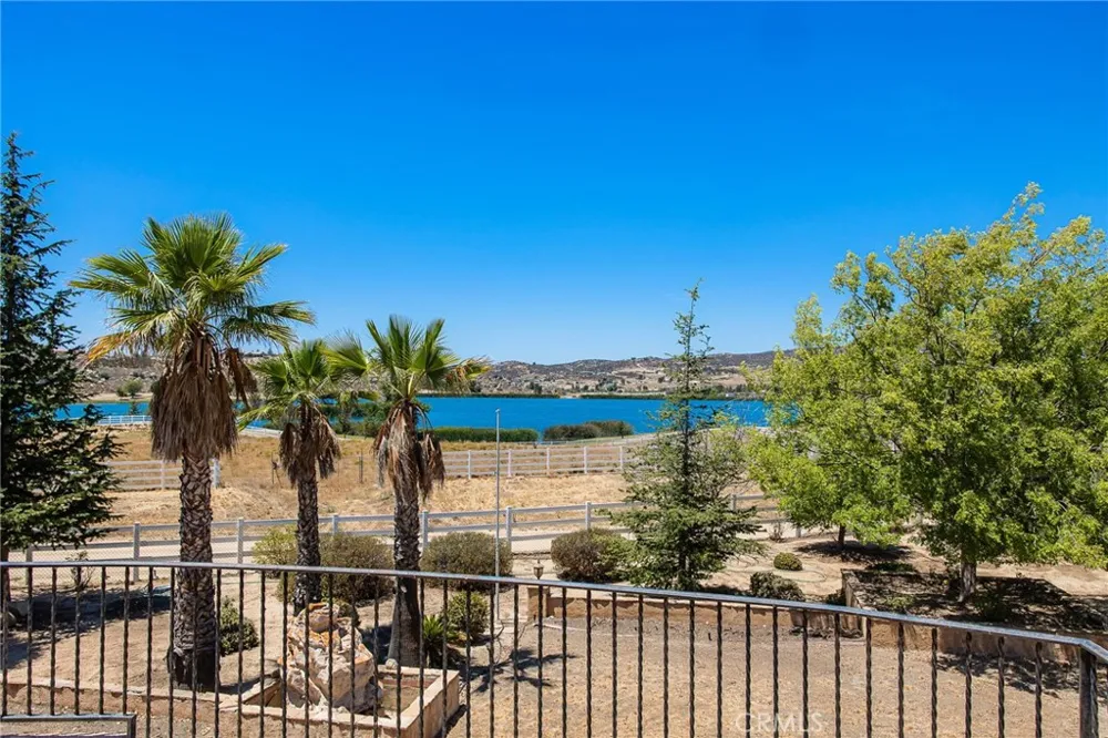 41810 Lakefront Drive Aguanga, CA 92536