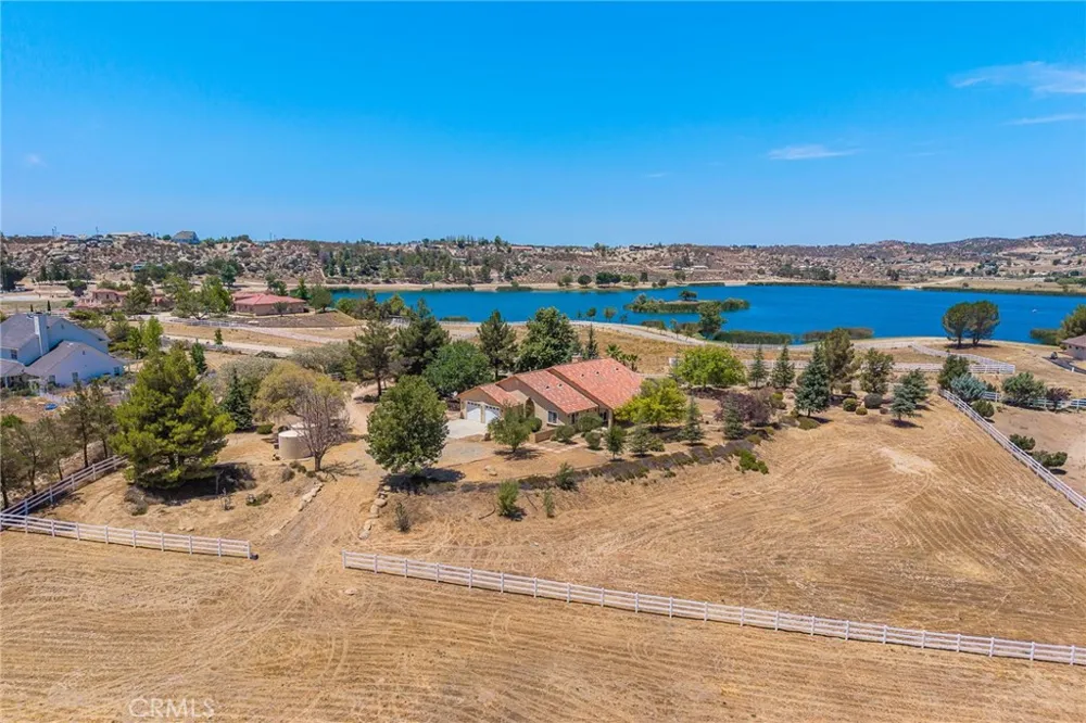 41810 Lakefront Drive Aguanga, CA 92536