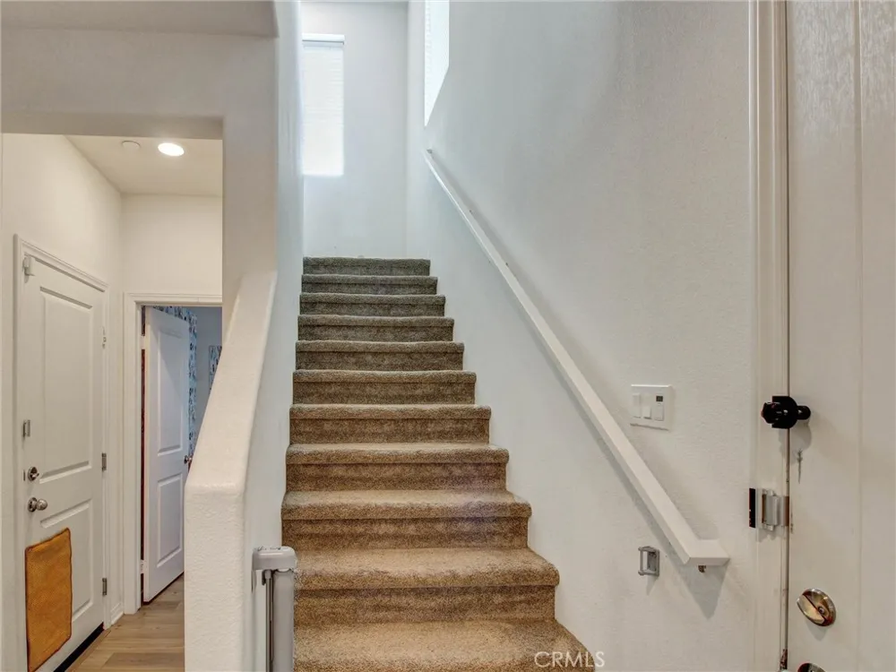 2497 Gunner Ridge Rialto, CA 92377