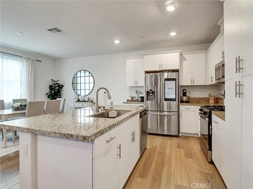 2497 Gunner Ridge Rialto, CA 92377
