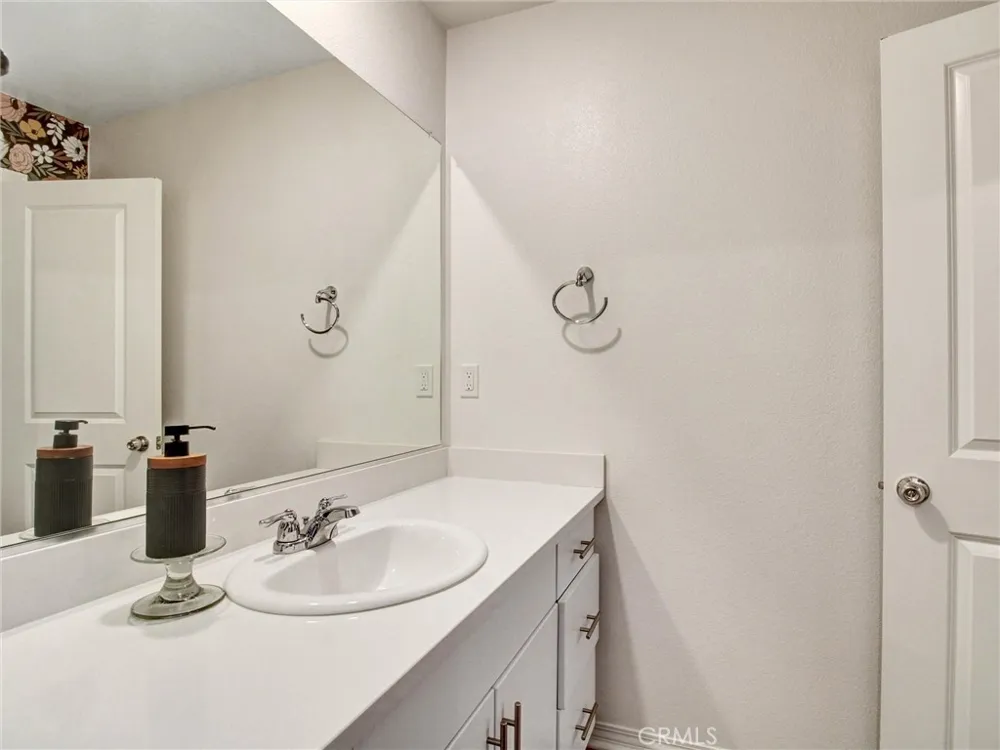 2497 Gunner Ridge Rialto, CA 92377