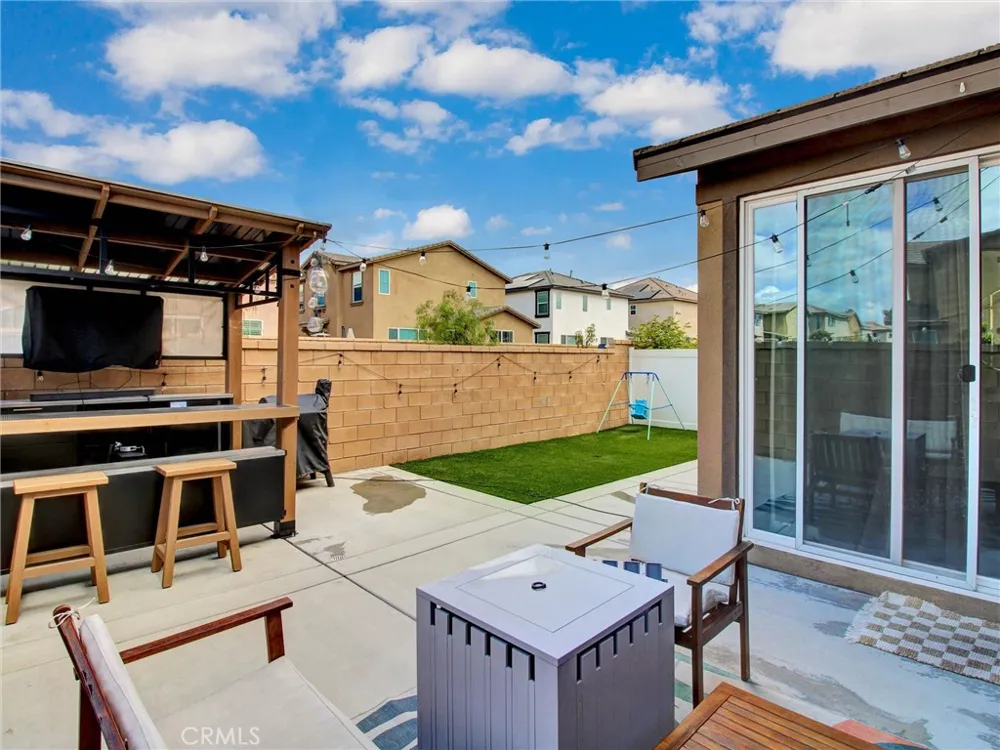 2497 Gunner Ridge Rialto, CA 92377