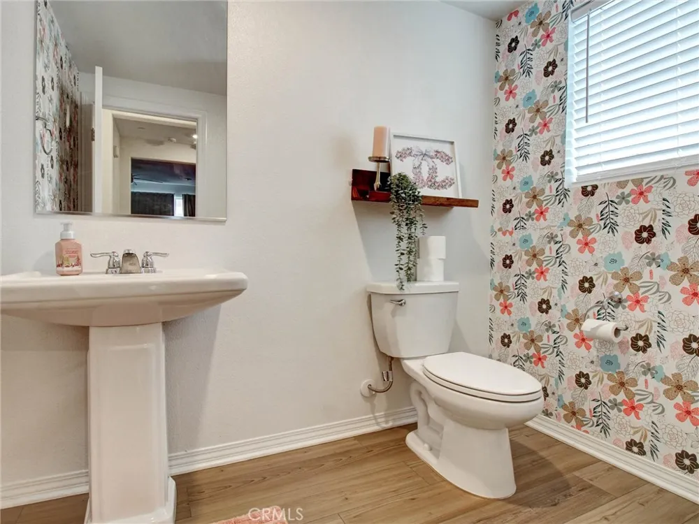 2497 Gunner Ridge Rialto, CA 92377