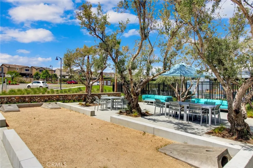 2497 Gunner Ridge Rialto, CA 92377