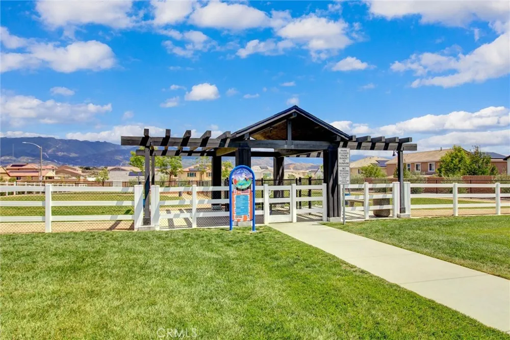 2497 Gunner Ridge Rialto, CA 92377
