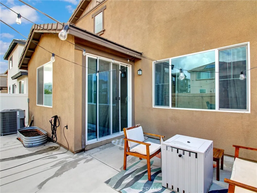 2497 Gunner Ridge Rialto, CA 92377