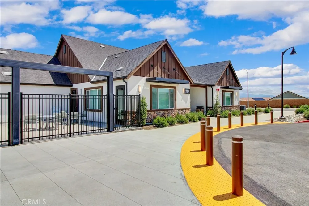 2497 Gunner Ridge Rialto, CA 92377