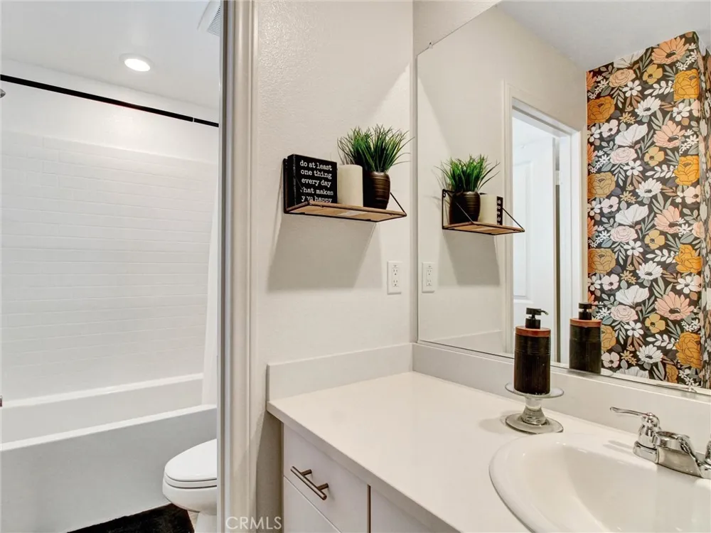 2497 Gunner Ridge Rialto, CA 92377