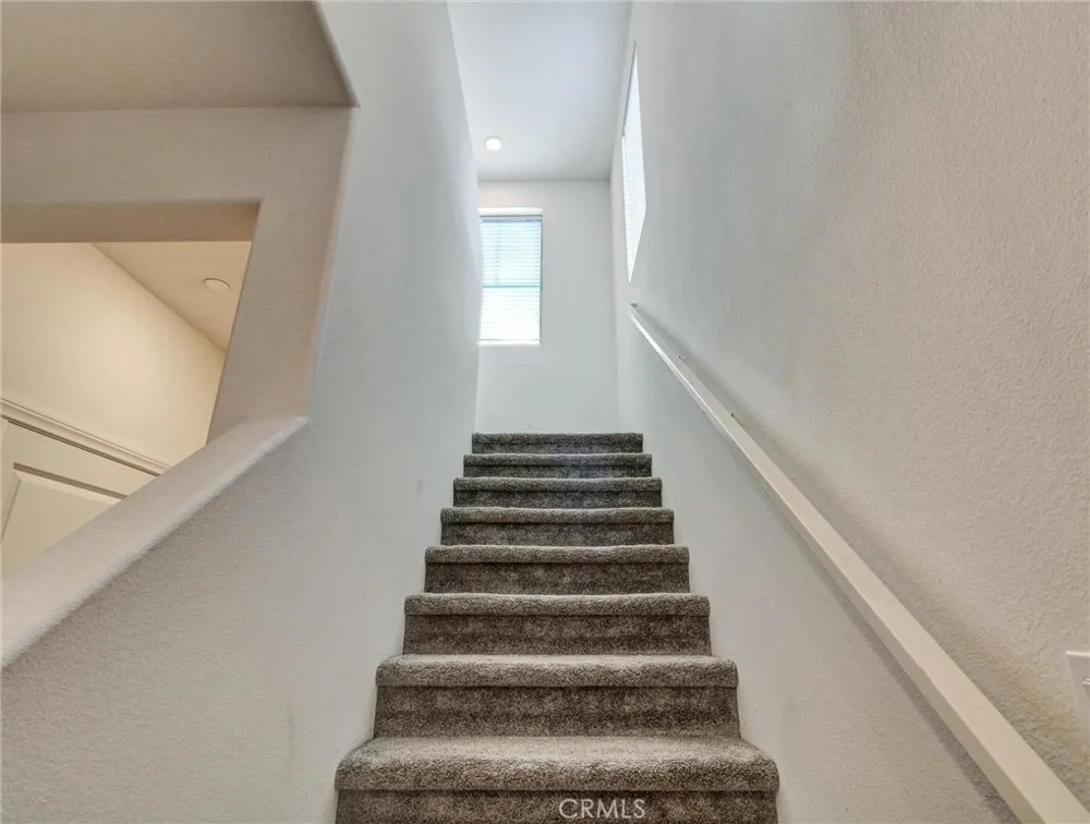 2497 Gunner Ridge Rialto, CA 92377