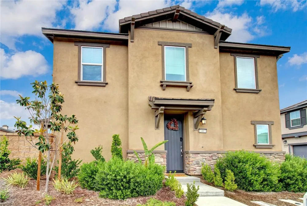 2497 Gunner Ridge Rialto, CA 92377