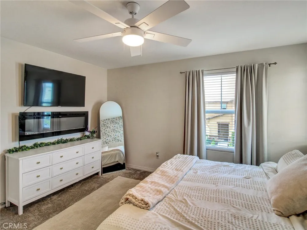 2497 Gunner Ridge Rialto, CA 92377