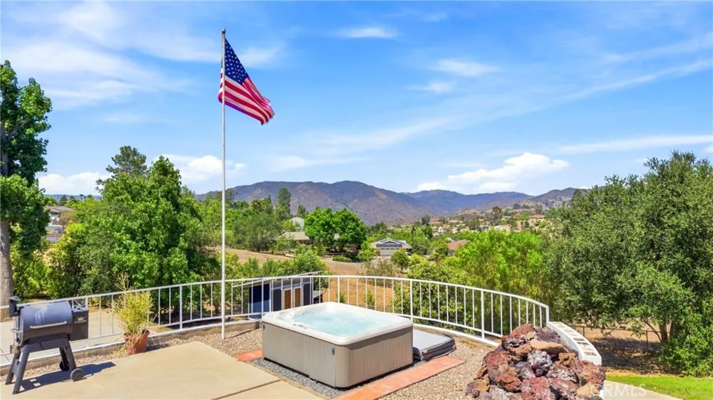 1019 Riverview Drive Fallbrook, CA 92028