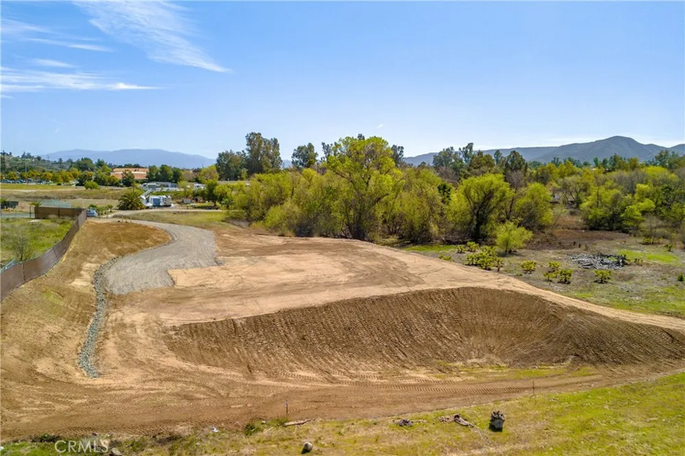 Corduroy Wildomar, CA 92595