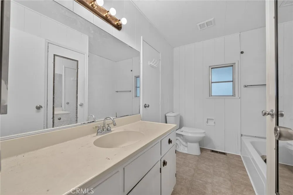 821 San Luis Hemet, CA 92543