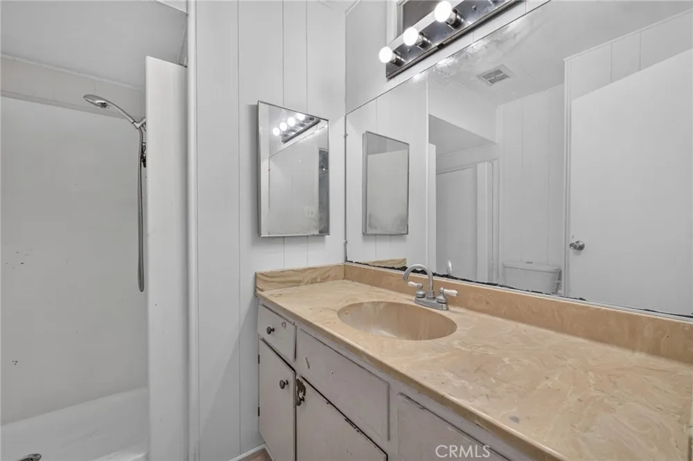 821 San Luis Hemet, CA 92543