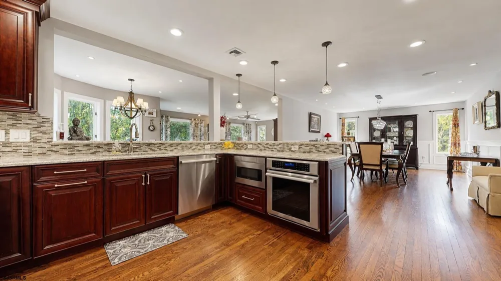 107 Holly Lane Linwood, NJ 08221