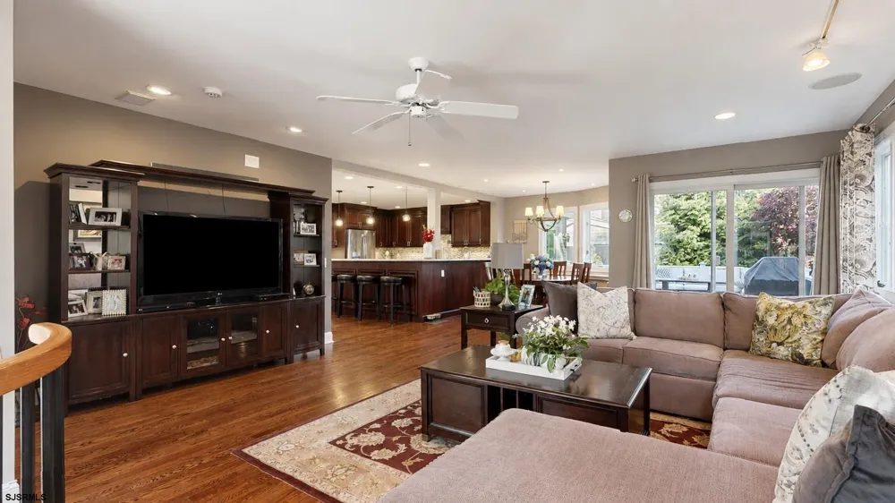 107 Holly Lane Linwood, NJ 08221