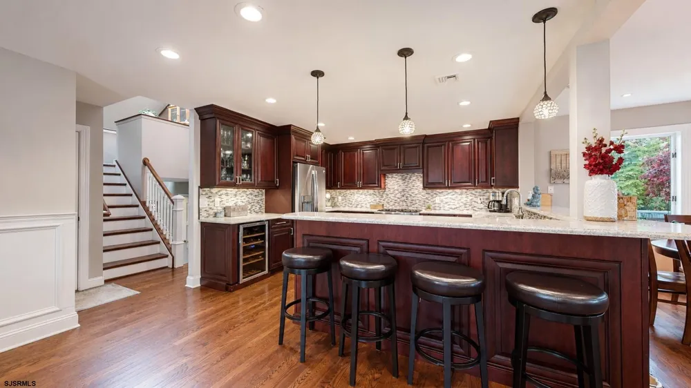 107 Holly Lane Linwood, NJ 08221