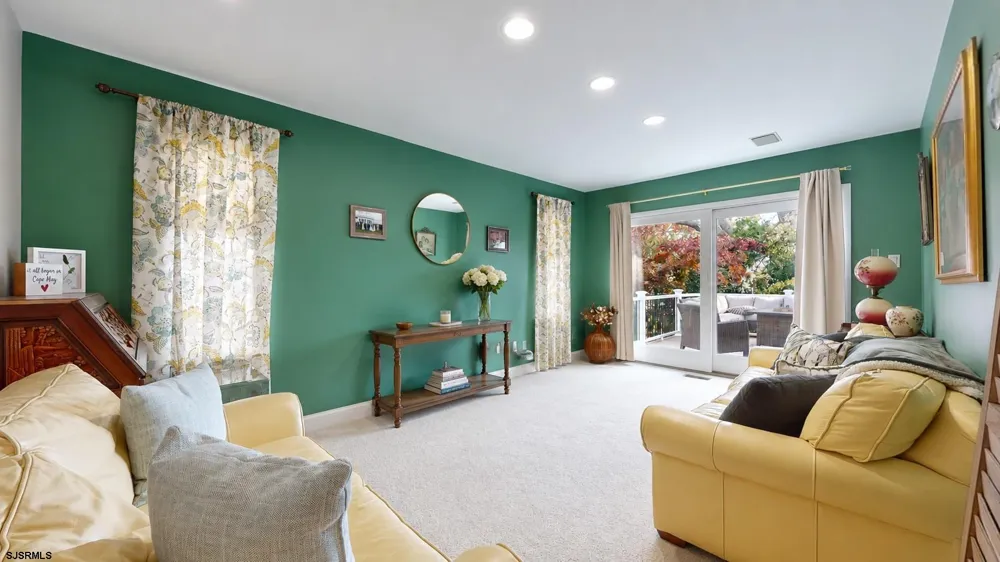 107 Holly Lane Linwood, NJ 08221