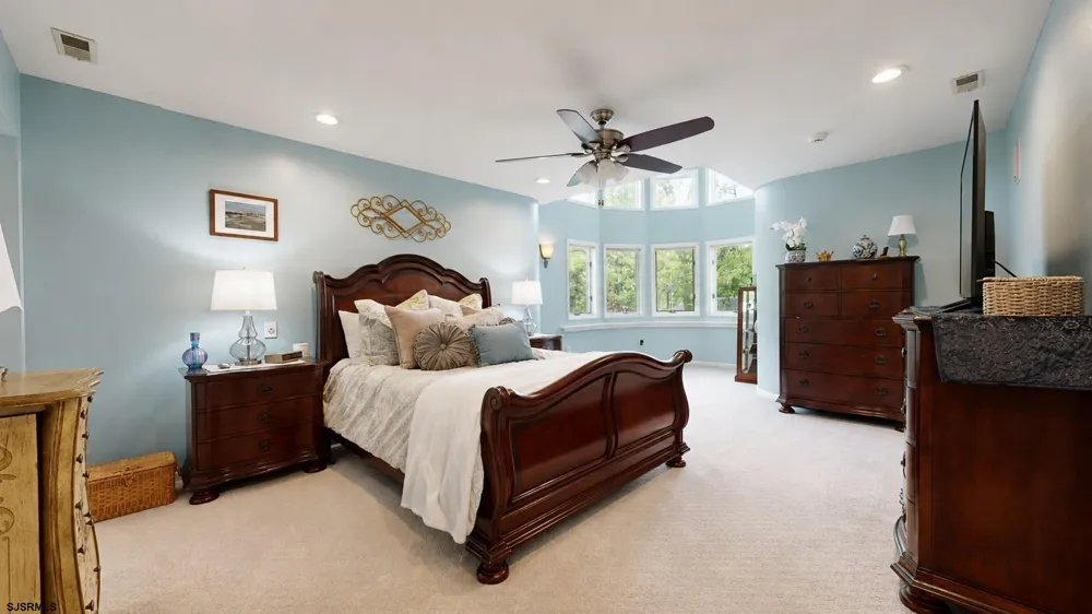 107 Holly Lane Linwood, NJ 08221
