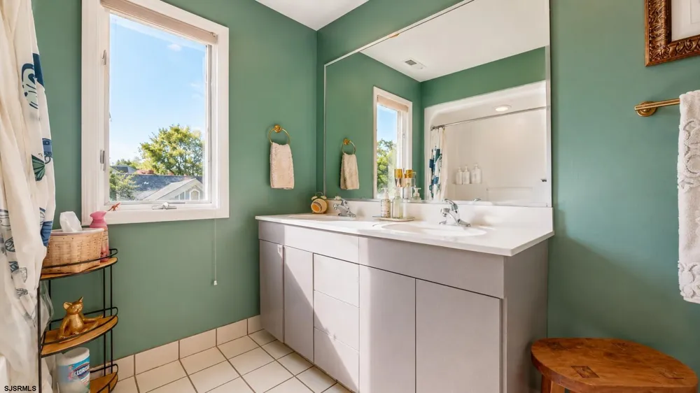 107 Holly Lane Linwood, NJ 08221