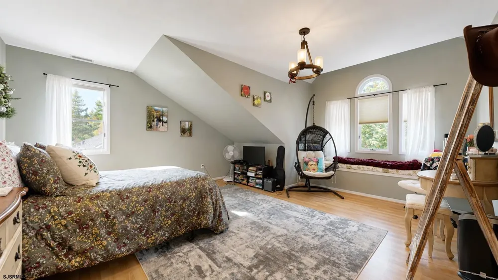 107 Holly Lane Linwood, NJ 08221