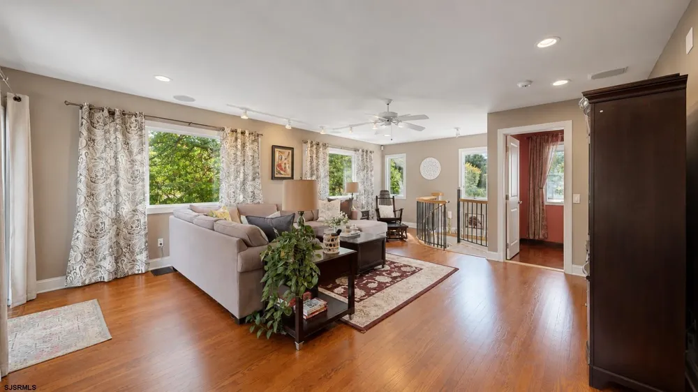 107 Holly Lane Linwood, NJ 08221
