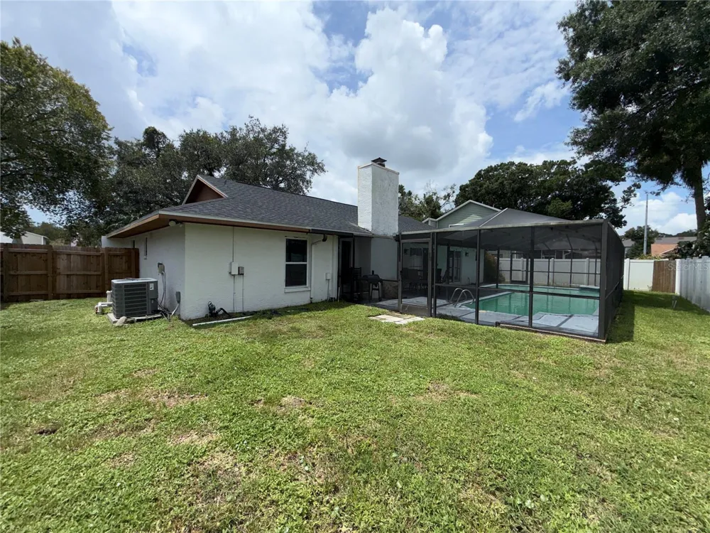 4715 KEMBLE COURT Tampa, FL 33624