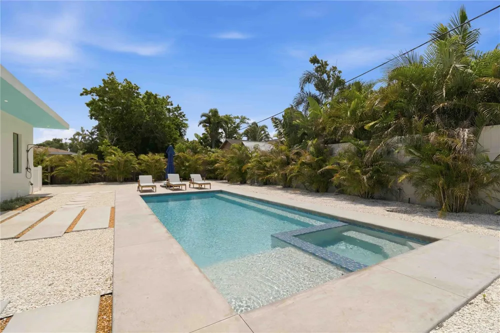 2306 VALENCIA DRIVE Sarasota, FL 34239