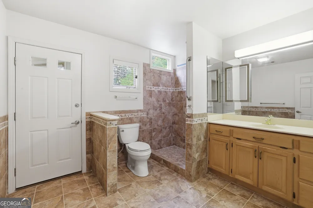 31 Addington CT Toccoa, GA 30577