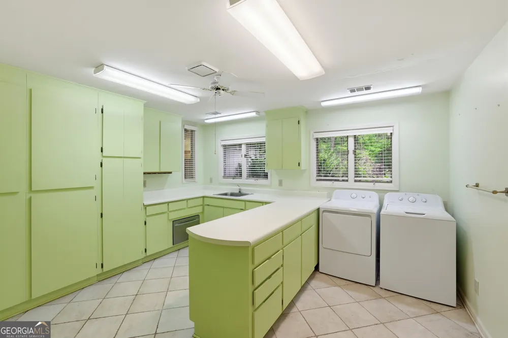 31 Addington CT Toccoa, GA 30577