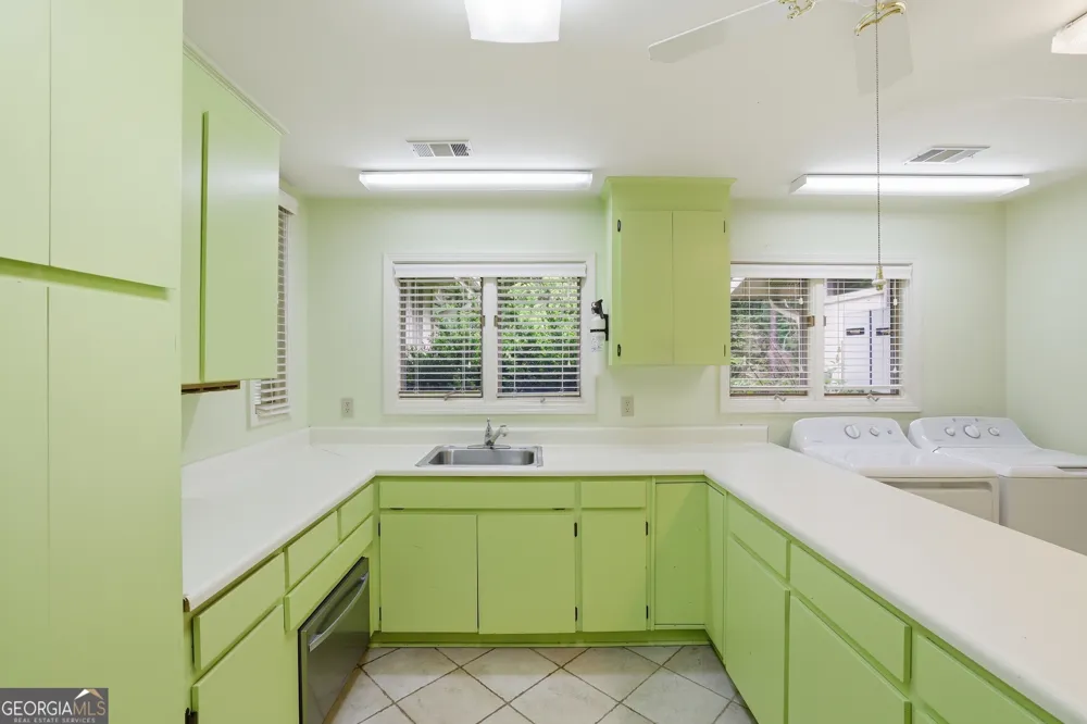 31 Addington CT Toccoa, GA 30577