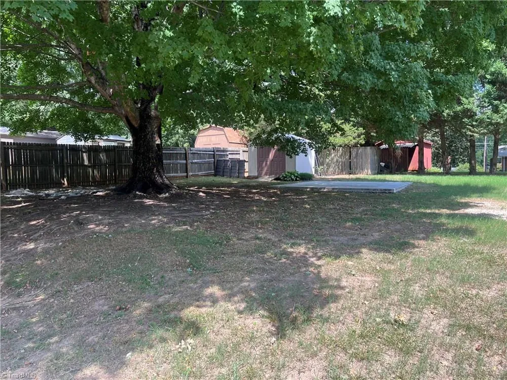 509 Robinhood Road Reidsville, NC 27320