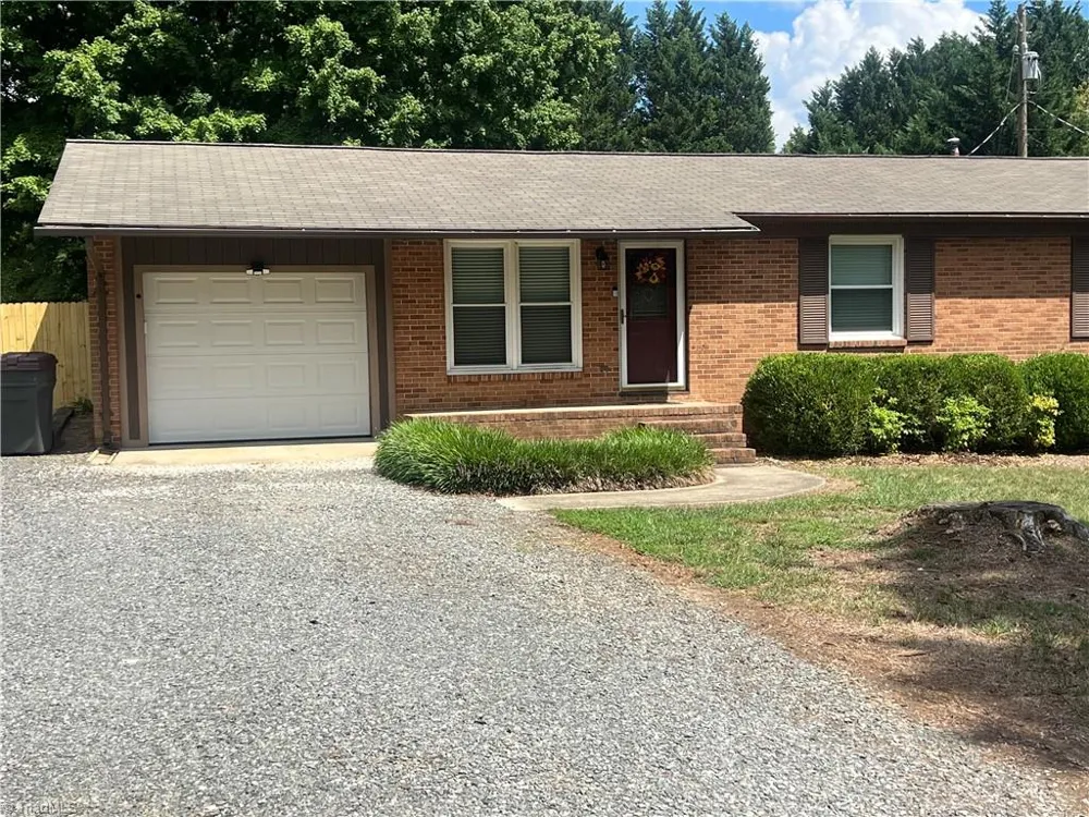 509 Robinhood Road Reidsville, NC 27320