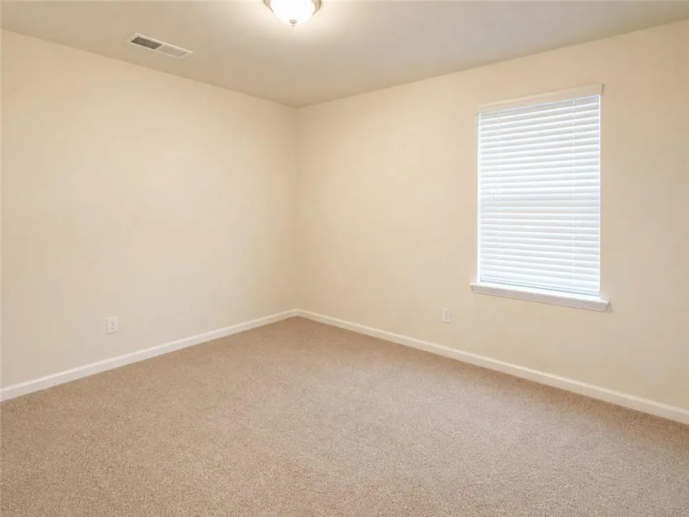 515 McGinnis Circle Calhoun, GA 30701