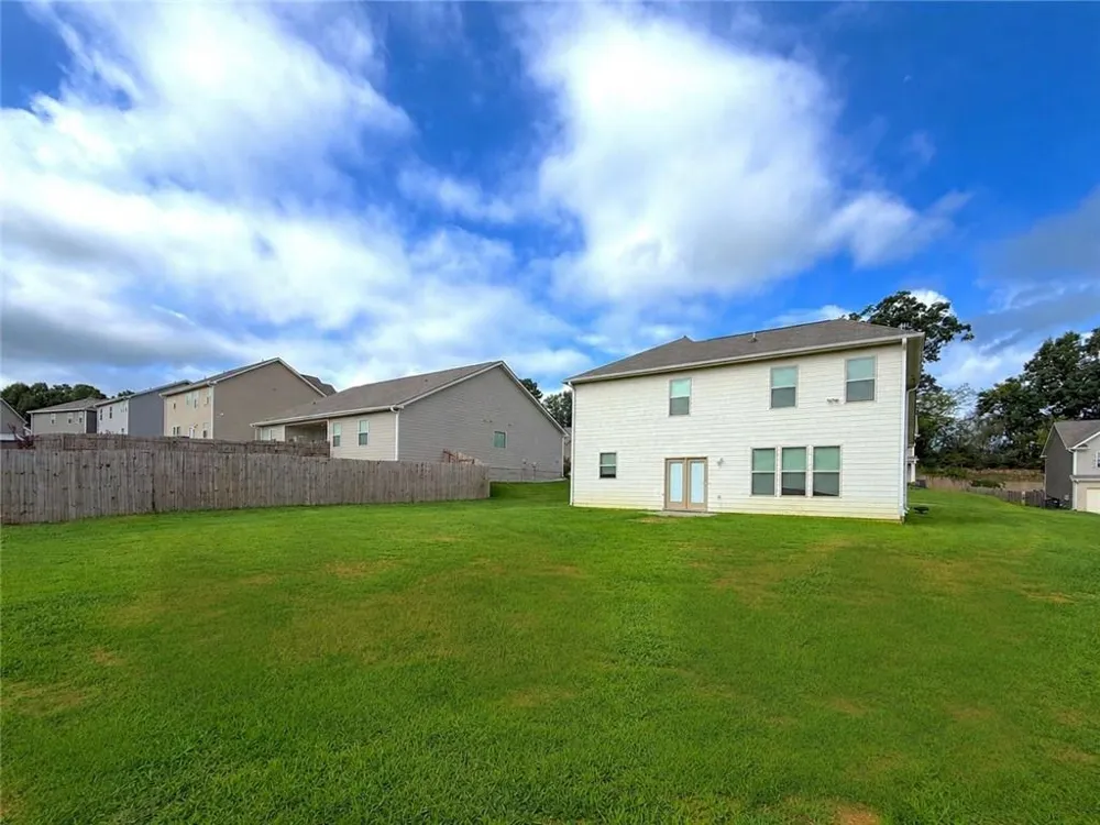 515 McGinnis Circle Calhoun, GA 30701