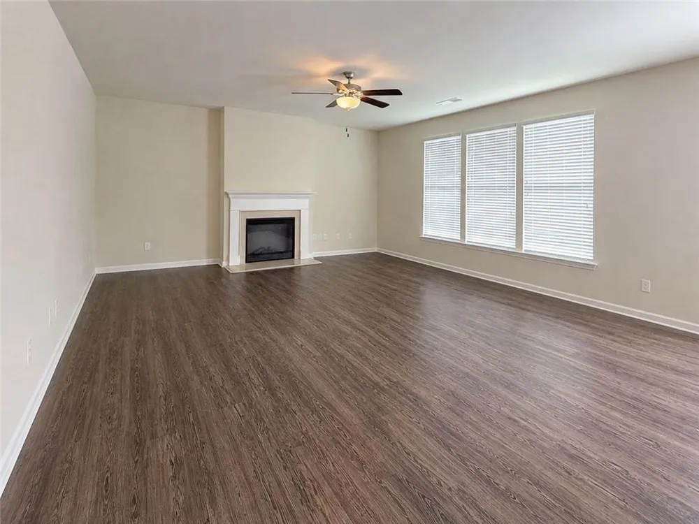 515 McGinnis Circle Calhoun, GA 30701