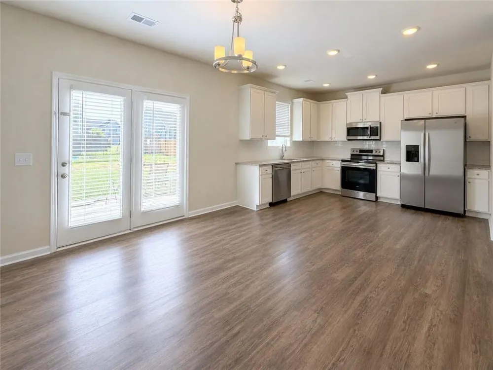 515 McGinnis Circle Calhoun, GA 30701