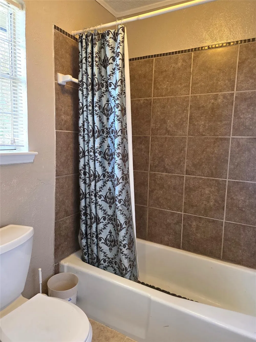 3748 Pin Oak Drive Conroe, TX 77301