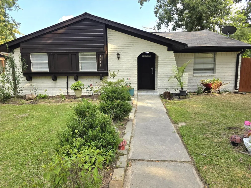 3748 Pin Oak Drive Conroe, TX 77301