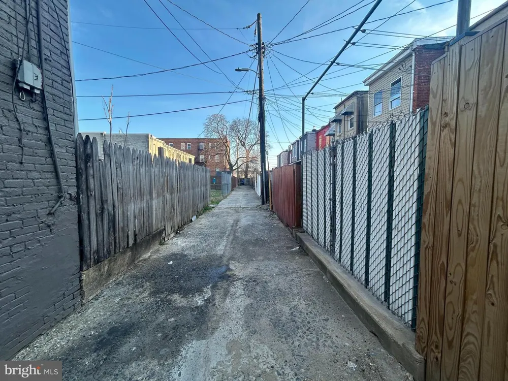 307 S MOUNT STREET Baltimore, MD 21223