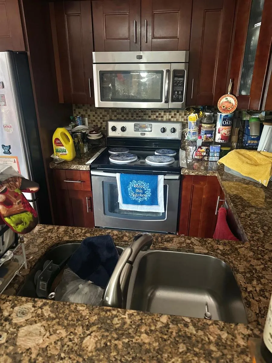 121 HIDDEN CT ROAD #11-C Hollywood, FL 33023