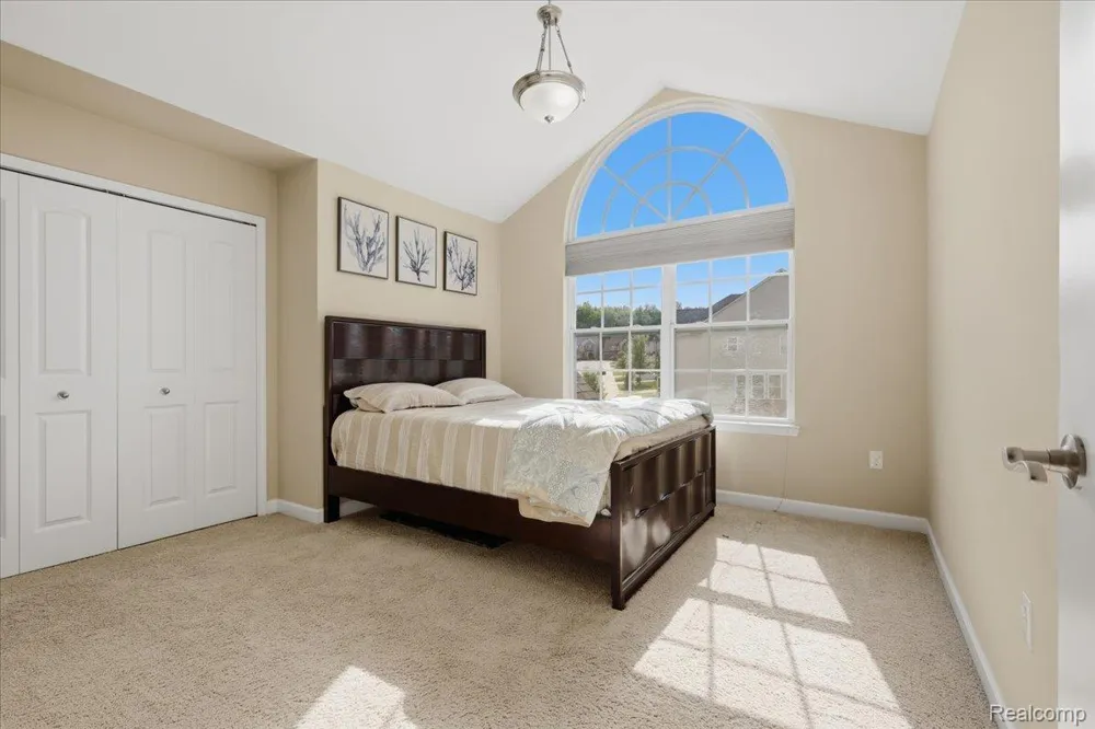 4810 E Stonegate Circle Orion Charter Township, MI 48359
