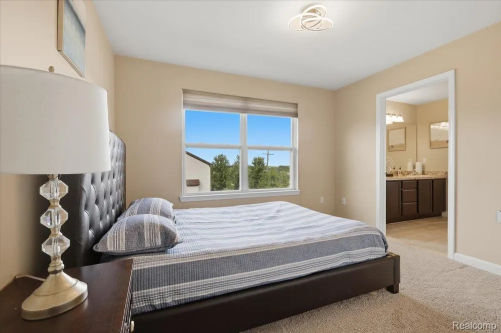 4810 E Stonegate Circle Orion Charter Township, MI 48359