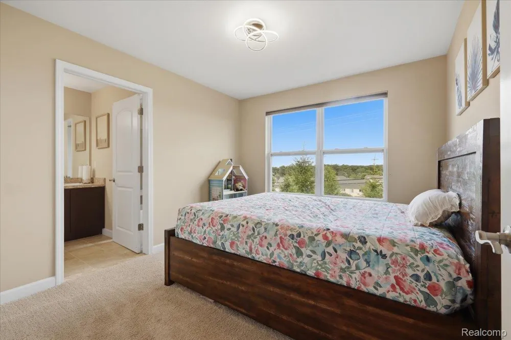 4810 E Stonegate Circle Orion Charter Township, MI 48359