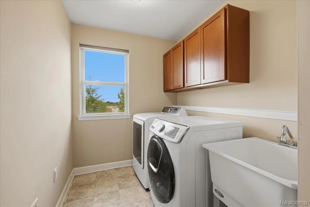 4810 E Stonegate Circle Orion Charter Township, MI 48359