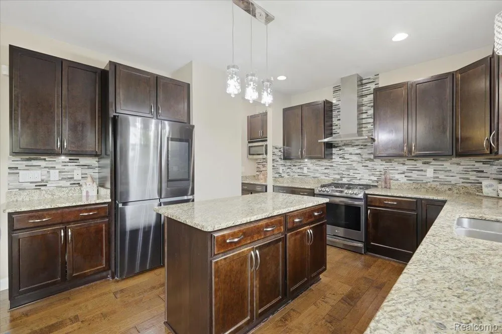 4810 E Stonegate Circle Orion Charter Township, MI 48359